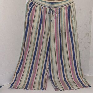 STYLE & CO BRAND MULTI COLORED STRIPED CAPRI PANTS LINEN AND MODAL
SIZE MEDIUM